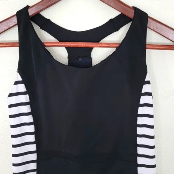 Athleta‎ Black and White Stripe Ace Racer Tank Top Mesh Details Pockets Size S - Image 3