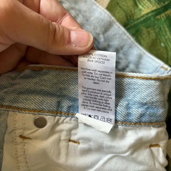PacSun distressed button fly vintage high rise denim shorts size 30 100% cotton - Image 4