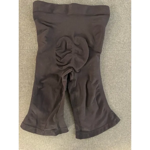 SKIMS L/XL Black Shaping Lifting Biker Short - Image 3