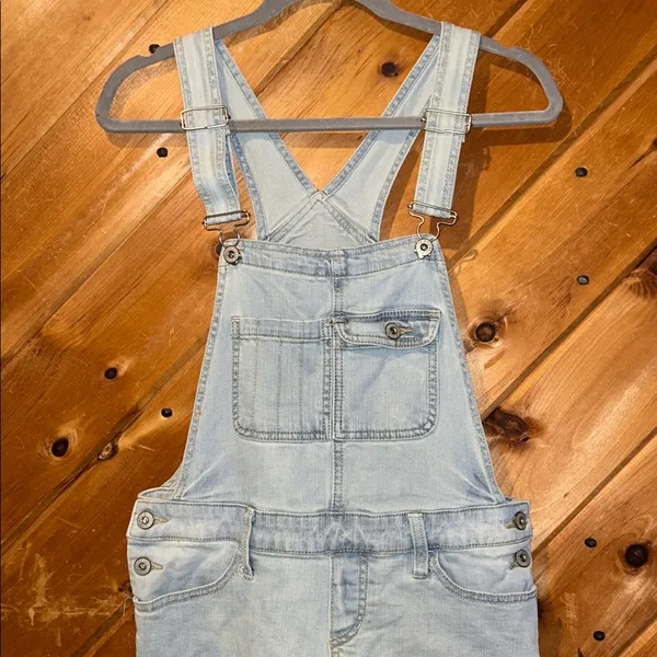 Mossimo light wash denim raw hem shorts overalls - Image 3