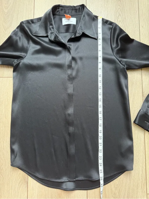 Aritzia Babaton Prospect Satin Shirt Black Button Down Blouse Size Small - Image 11