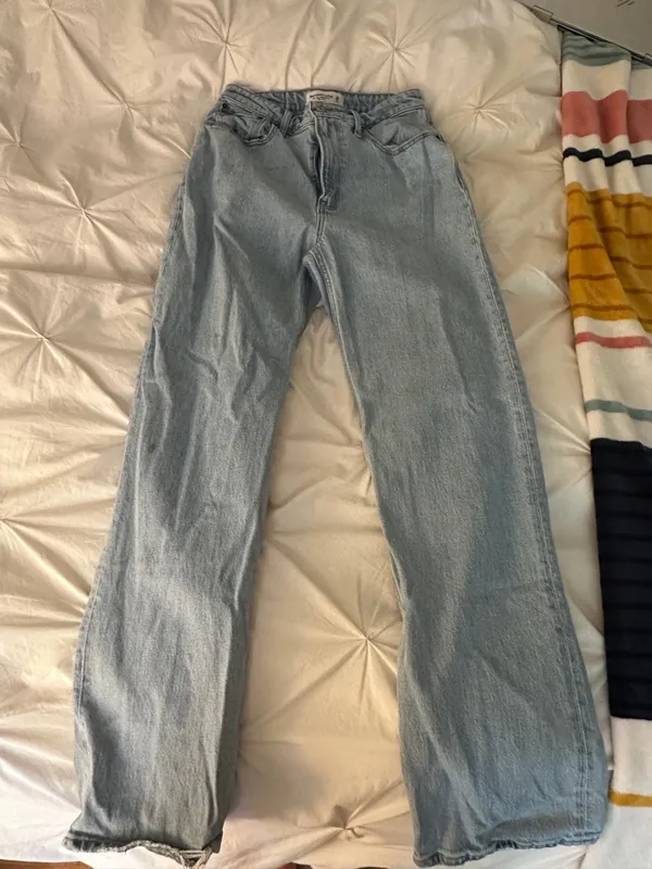 Abercrombie & Fitch The 90s Relaxed Jean High Rise - Image 2