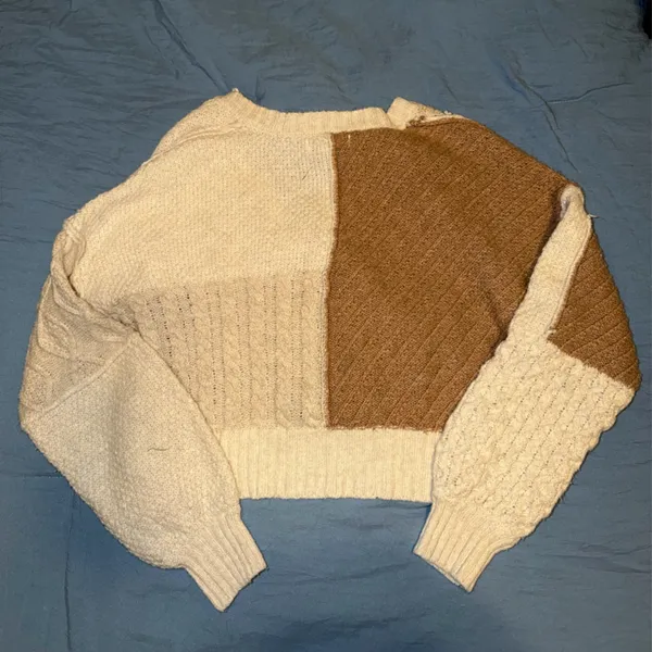American Eagle Outfitters Cream and Tan Knit Sweater - Image 3