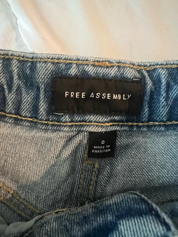 Free Assembly Ripped Straight Leg Jeans - Image 5