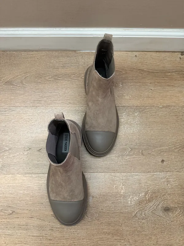 Steve Madden Boots - Image 4