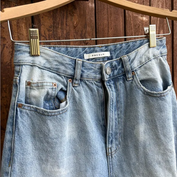 Pacsun Distressed Thrashed 90’s Boyfriend Straight Leg Jean - Image 3