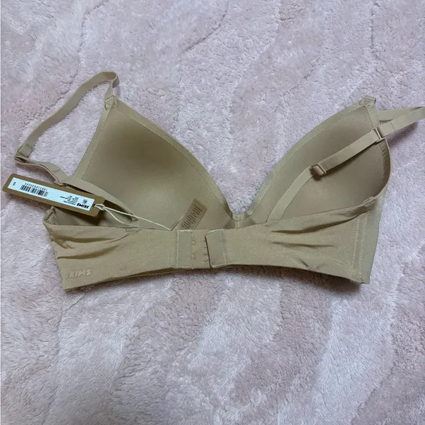SKIMS Wireless T-Shirt Bra - Image 2