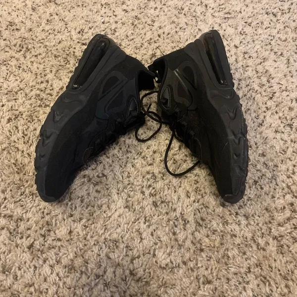 Nike Air Max 270 React GS Black Running Shoes - Image 2