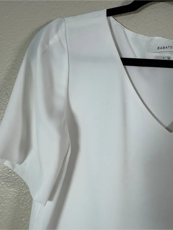 Babaton White Cropped V Neck Blouse Womens S Casual Basic Capsule Top Damaged - Image 8