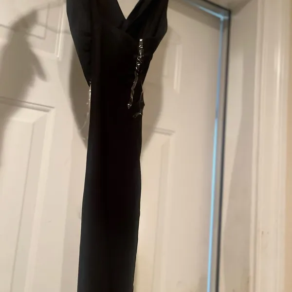 Chic Black Maxi Dress for Women - Image 2