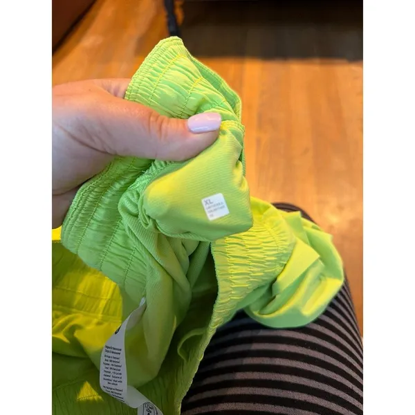 Lululemon Shake It Out High-Rise Running Short 2.5" Sour Grape XL - Image 3