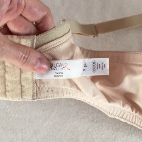 Womens Gilligan & O’Malley Nursing Bra Underwired Soft Nude Beige Size 36DDD - Image 6
