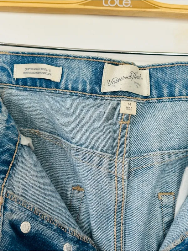 Universal Threads Light Blue High-Rise Wide Leg Distressed Jeans - Image 6