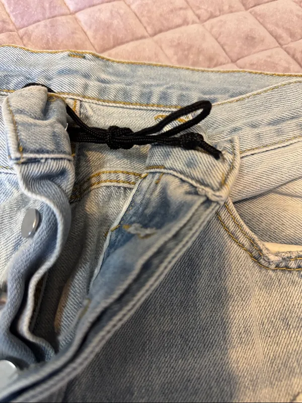 MNML Light Blue Denim Jeans with White Pocket Liner with Star application - Image 5