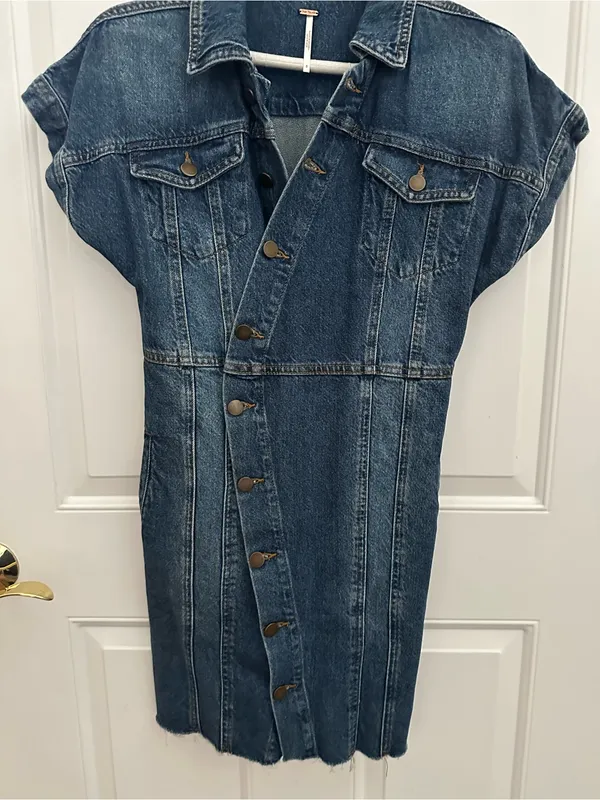 Free People Denim Button-Front Shift Dress in Blue - Image 4