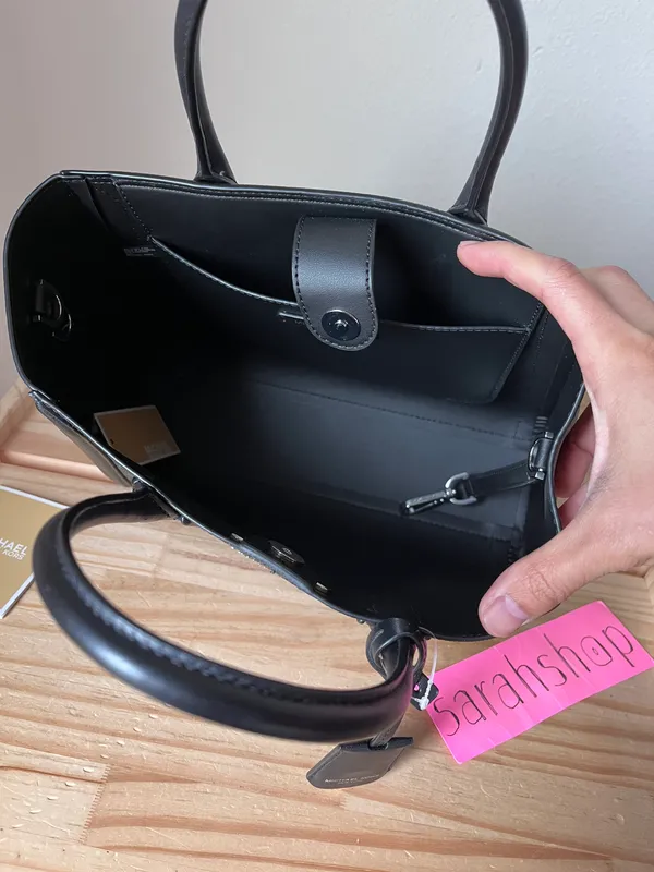 Michael Kors Purse And IPad Case - Image 10