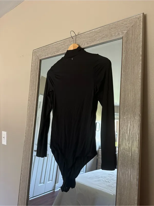 Victoria’s Secret Black Long Sleeve Turtleneck Bodysuit Size Medium NWOT - Image 2