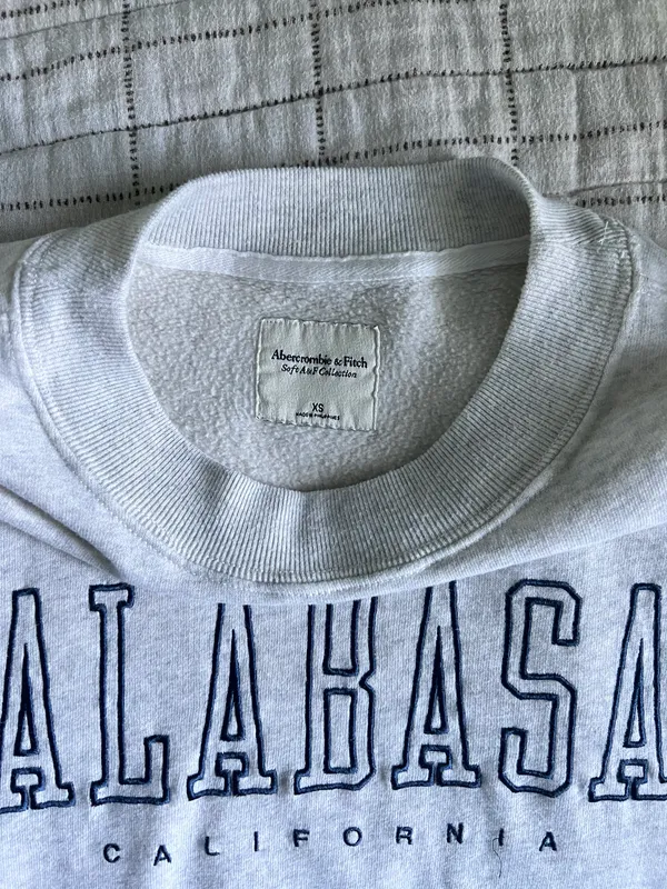 Abercrombie Embroidered Sweatshirt - Image 4