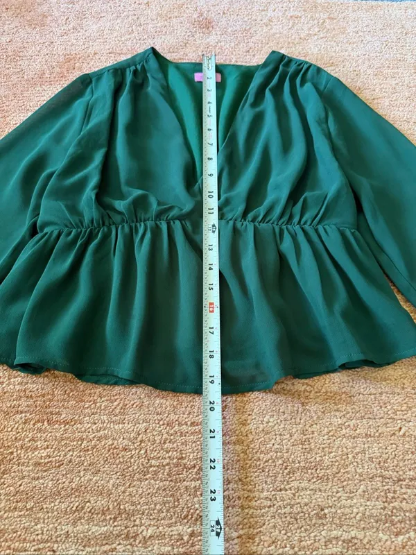 Francesca’s Mi Ami Green Peplum Blouse Size M Deep V Neck Long Sleeve - Image 3