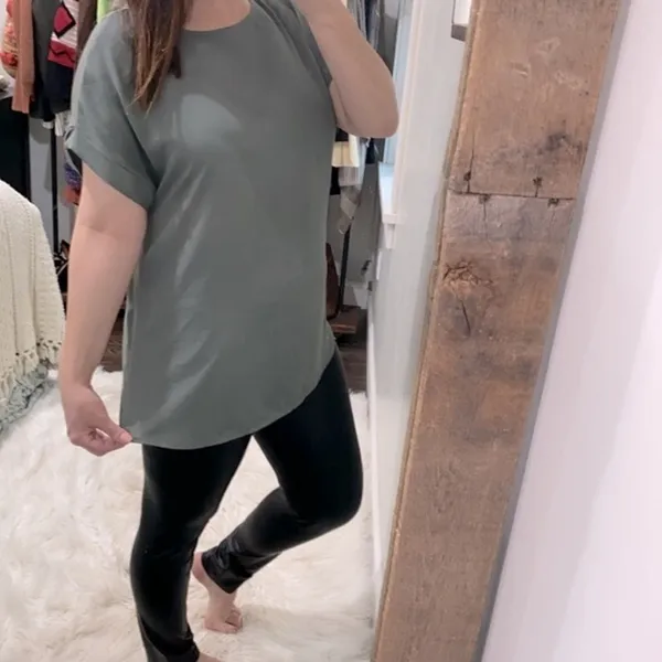 Zenana Outfitters green top size large - Image 3