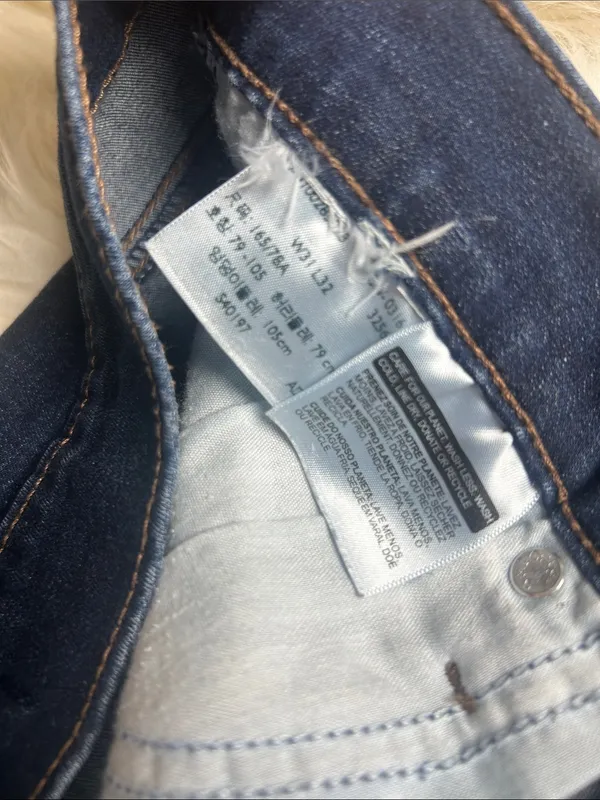 Levi's Jeans Women's Size 31 Slimming Bootcut High Rise Jeans Stretch - Image 6