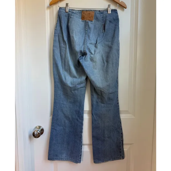 Vintage Hot And The Gang Size 5 Blue Denim Made in USA Flare Jeans Button Fly‎ - Image 3