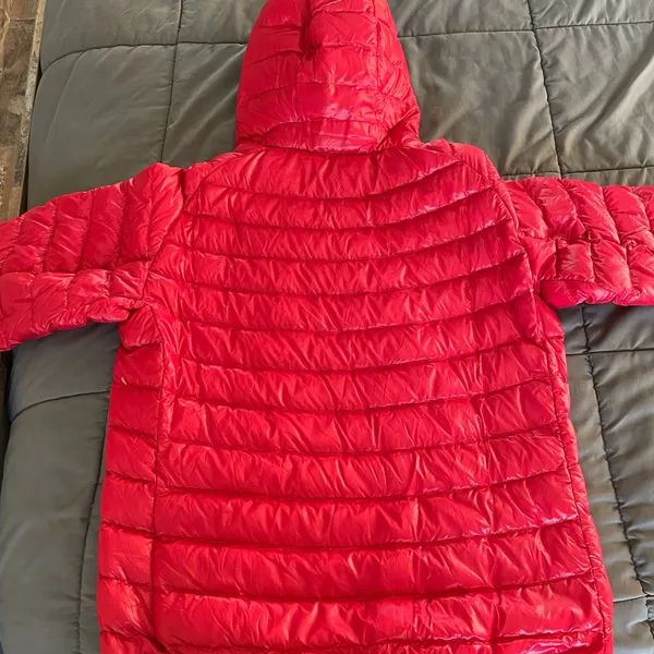 Keith Haring x UNIQLO SPRZ NY MoMA Ultra Light Down Puffer Jacket – Red – Size M - Image 11