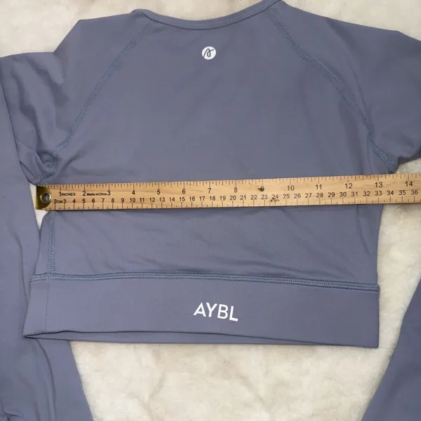 AYBL Athletic Minimalist Workout Seamless Long Sleeve Gray Crop Top Active Small - Image 5