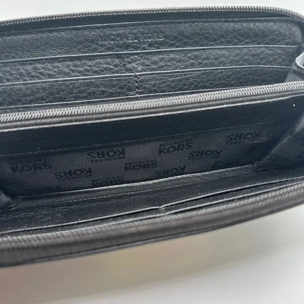 MICHAEL KORS Black Wallet - Image 8