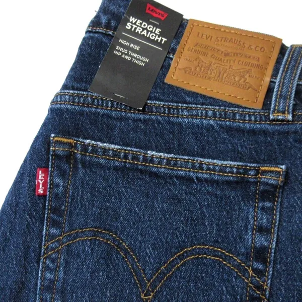 Levi's NWT Wedgie Straight in Salsa Roll Stretch Denim Crop Fray Jeans 27 - Image 4