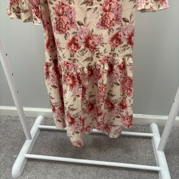 SHEIN Cream & Pink Floral Surplice 3/4 Sleeve Maxi Dress with Belt - Image 4