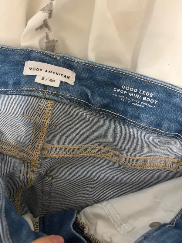 Good American Jeans Crop Mini Boot - Image 3