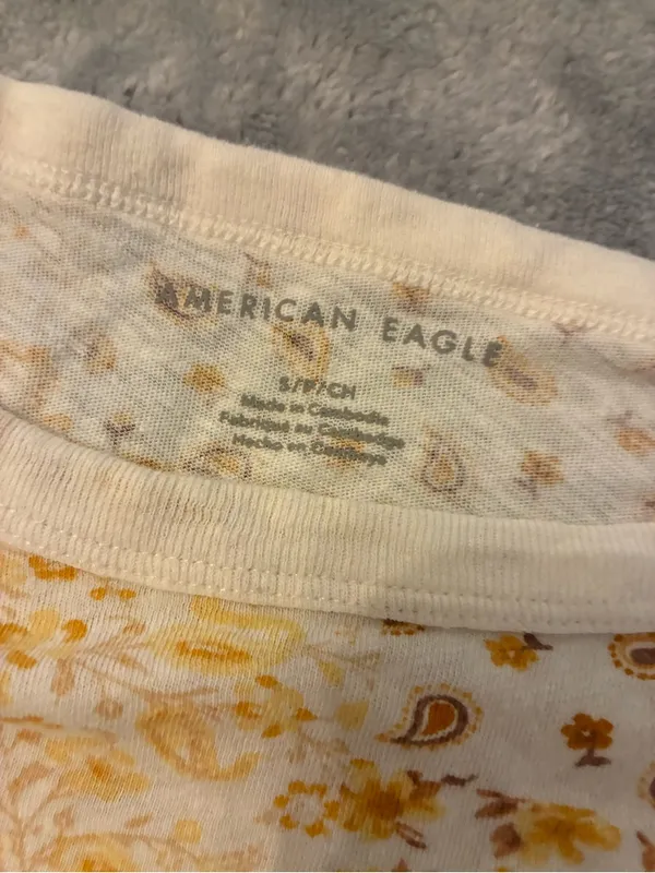 Women’s American Eagle Short Sleeve White & Yellow Floral Patchwork Tee Size S - Image 2