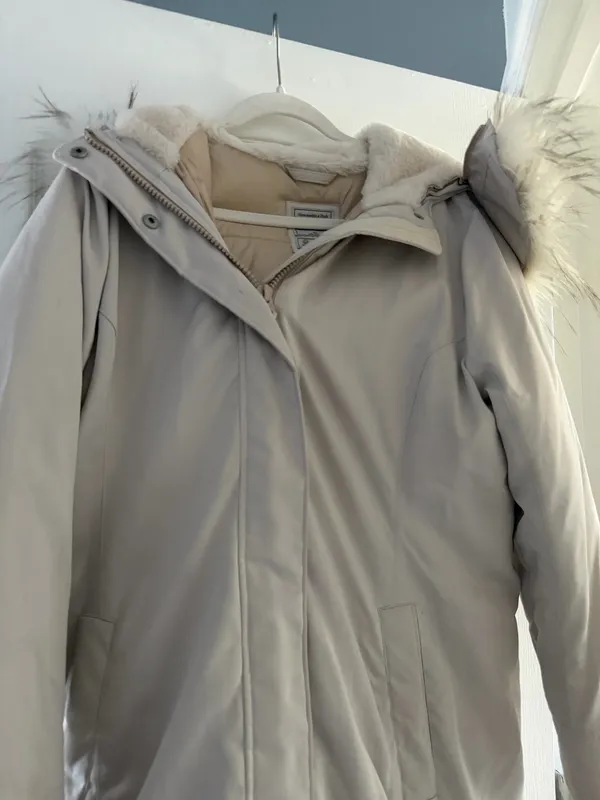 Abercrombie & Fitch women’s ultra winter coat - Image 2