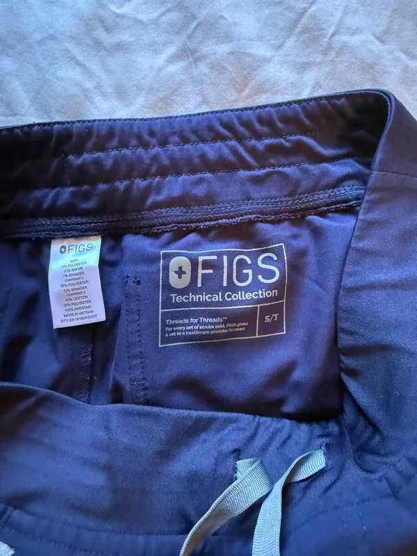 FIGS Scrub Pants Jogger - Image 3