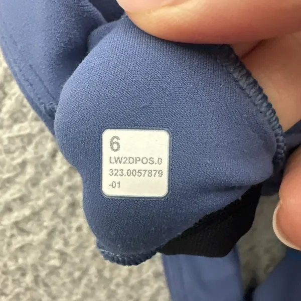 Lululemon Align V Neck Sports Bra Pitch Blue Athletic Athleisure Women's 6 - Image 3