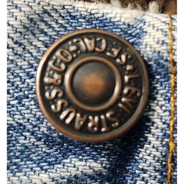 Vtg Levi's Denim Trucker Jacket Classic Fit Light Wash‎ Jean 40 Made in USA - Image 4