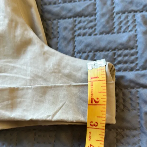 Zara Women's High Waist Beige Shorts - Image 7