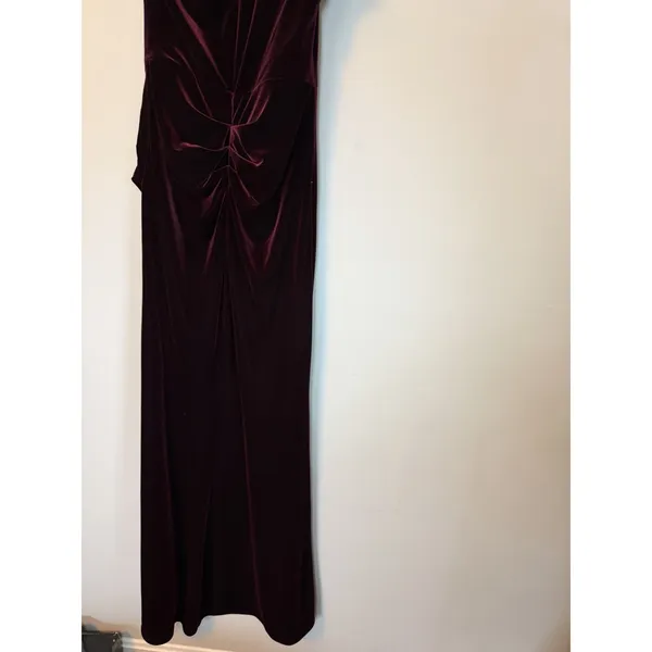 Xscape Burgundy Wine Ruffle One-Shoulder Velvet Gown Size 8 $258 NEW - Image 7