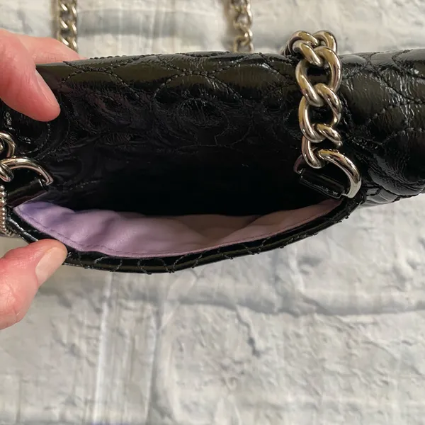 Coach mini shoulder/crossbody bag w/twist latch closure w/satin inner lining 6.5”x5” - Image 5