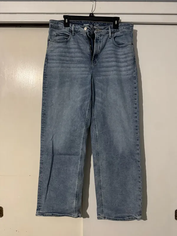 Old Navy Extra High-Waisted Sky-Hi Wide-Leg Jeans - Image 2