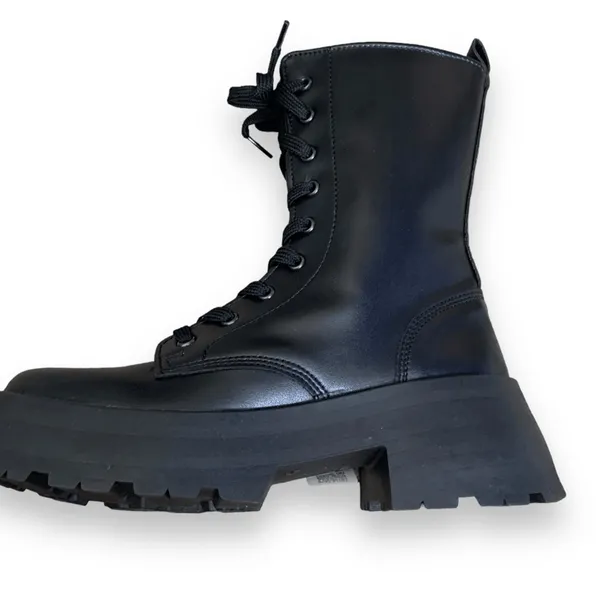 ASOS DESIGN Wide Fit Albany Boots Chunky Lug Sole Lace-Up Black Size 8 - ASOS - Image 4