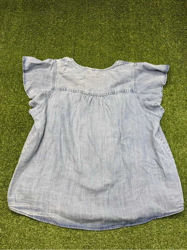 NWT Velvet Heart Denim Jean Blouse Ruffle Cap Sleeve Button Down Light Wash 1X - Image 9