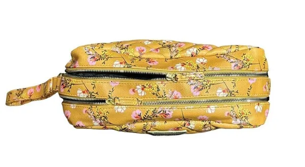 Steve Madden Floral Travel Bag 9'' x 10'' - Image 3