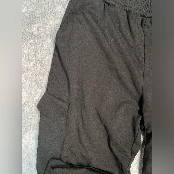 Vuori Black Cargo joggers sweatpants - Image 3