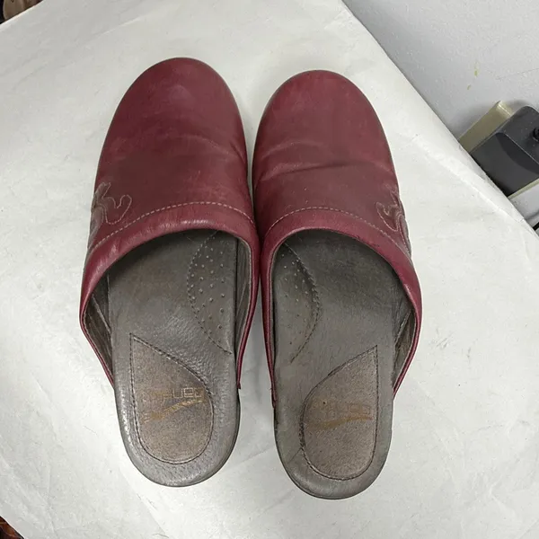 DANSKO LEATHER MULE CLOGS WINE EMBOSSED SZ 39 - Image 7