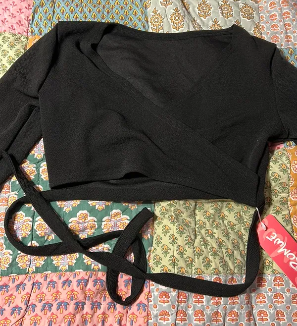 Romwe Black Bell Sleeve Crop Top - Image 3