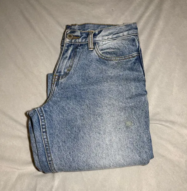 Brandy Melville Jeans Light Wash - Image 3