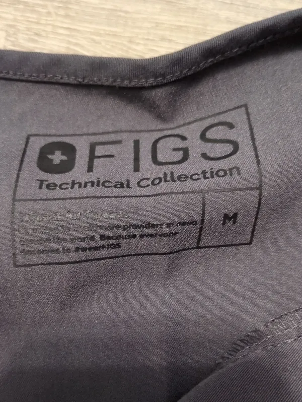 Figs Catarina One Pocket Gray Scrub Top Size Medium - Image 3