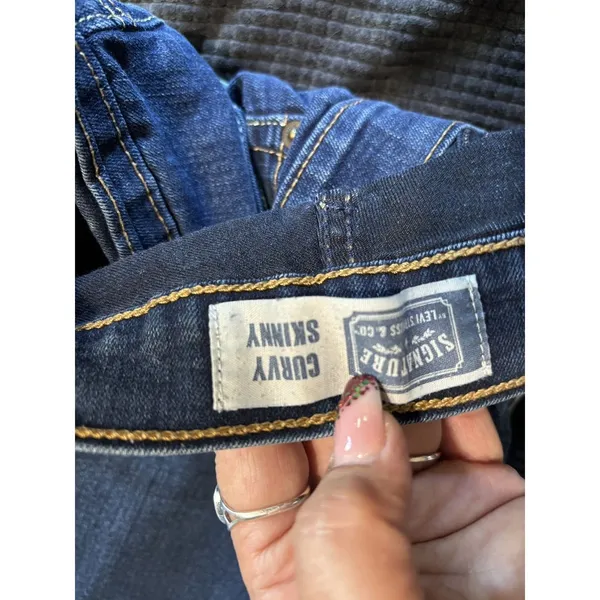 Levi Skinny Curvy Denim Jeans Dark Wash‎ Low Rise Size 26x28 Logo Pockets - Image 7